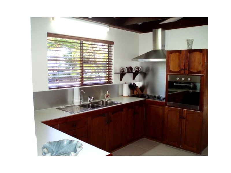 17 Wamibiri Street, Cannonvale QLD 4802