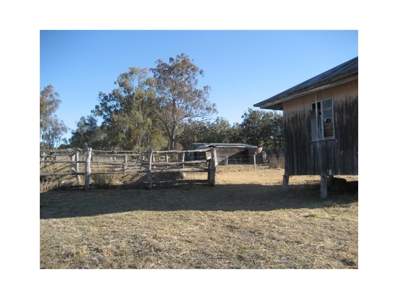 42 Old Stanthorpe Rd, Warwick QLD 4370