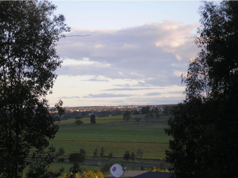 12 Charlie Doy Pl, Warwick QLD 4370