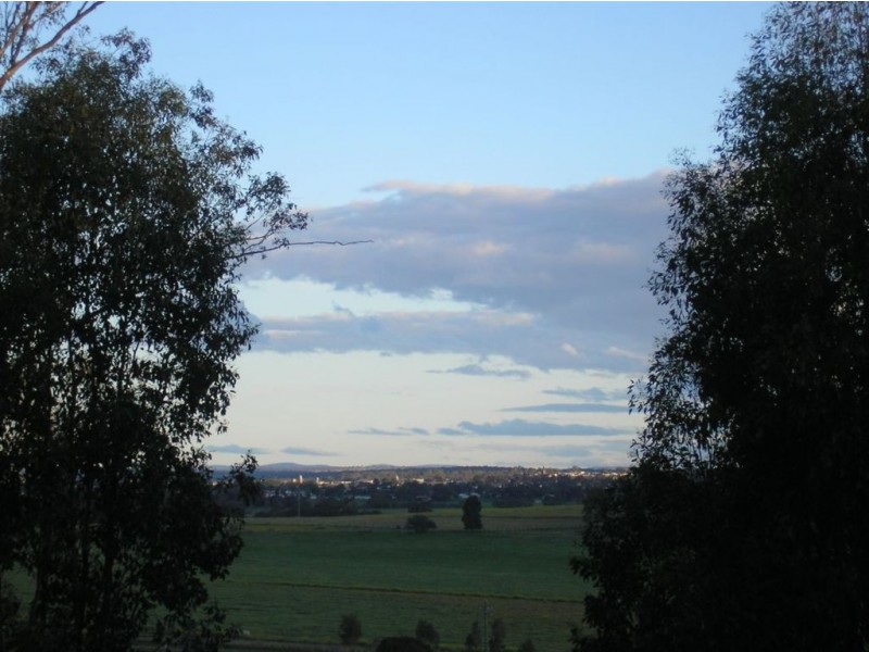 12 Charlie Doy Pl, Warwick QLD 4370