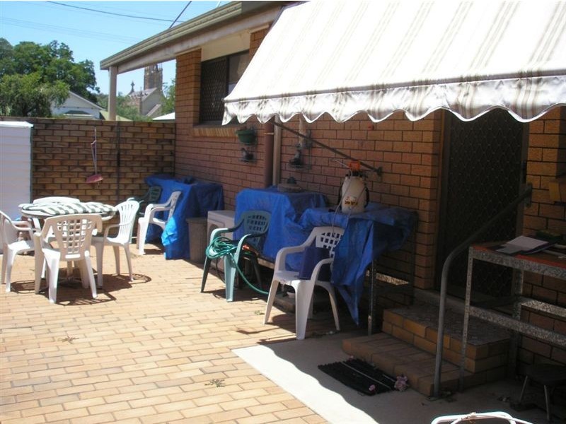 1/65 Guy, Warwick QLD 4370