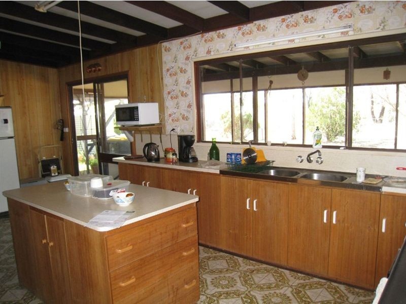 18124 New England Hwy, Mount Marshall QLD 4362
