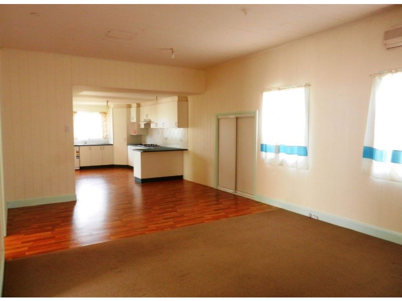 16 Wilga Avenue, Warwick QLD 4370
