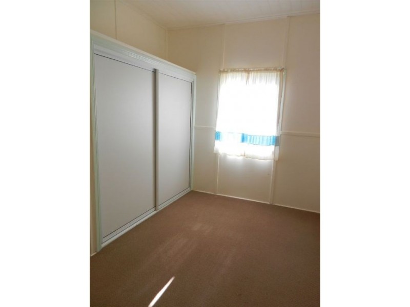16 Wilga Avenue, Warwick QLD 4370