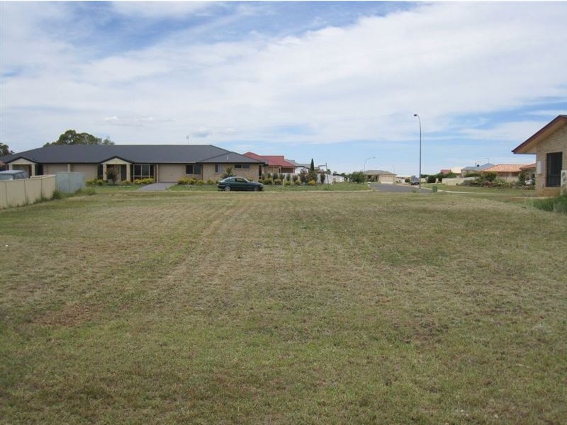 13 Brook St, Warwick QLD 4370