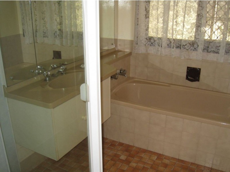 28 Peace St, Warwick QLD 4370