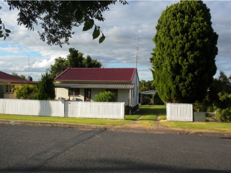 5 Clowes Cres, Warwick QLD 4370