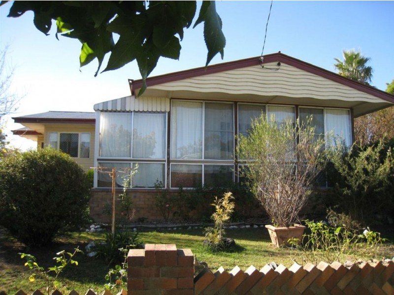96 McEvoy St, Warwick QLD 4370