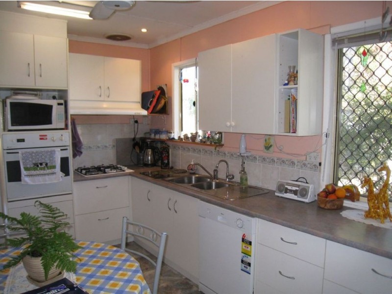 96 McEvoy St, Warwick QLD 4370
