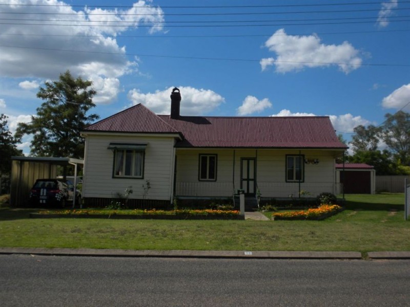 11 Rose St, Warwick QLD 4370