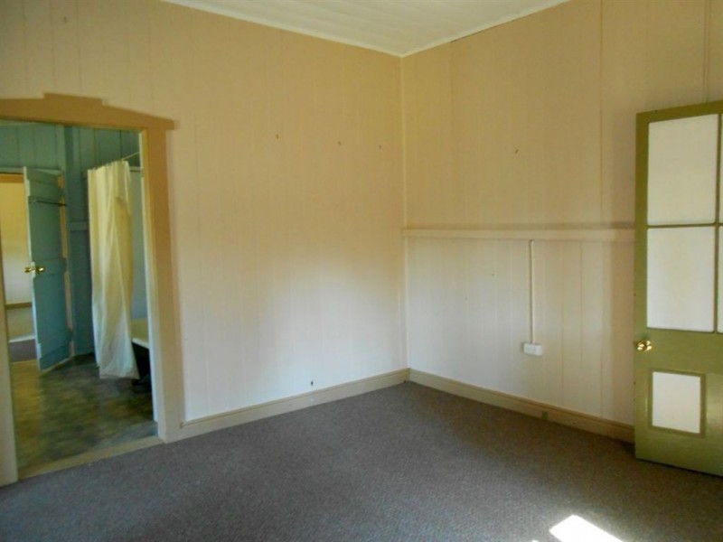 11 Rose St, Warwick QLD 4370