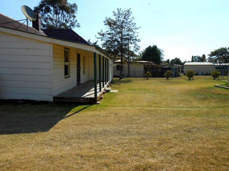 11 Rose St, Warwick QLD 4370