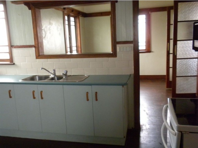 28 Wallace St, Warwick QLD 4370