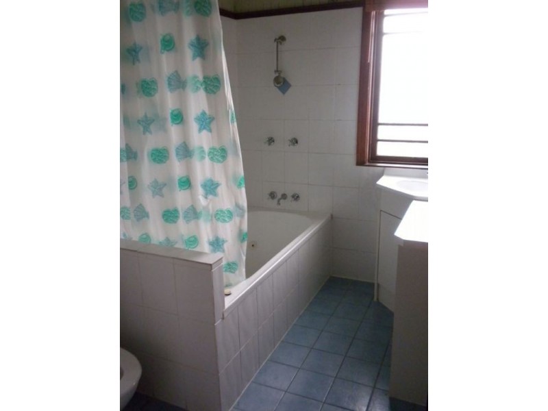 28 Wallace St, Warwick QLD 4370