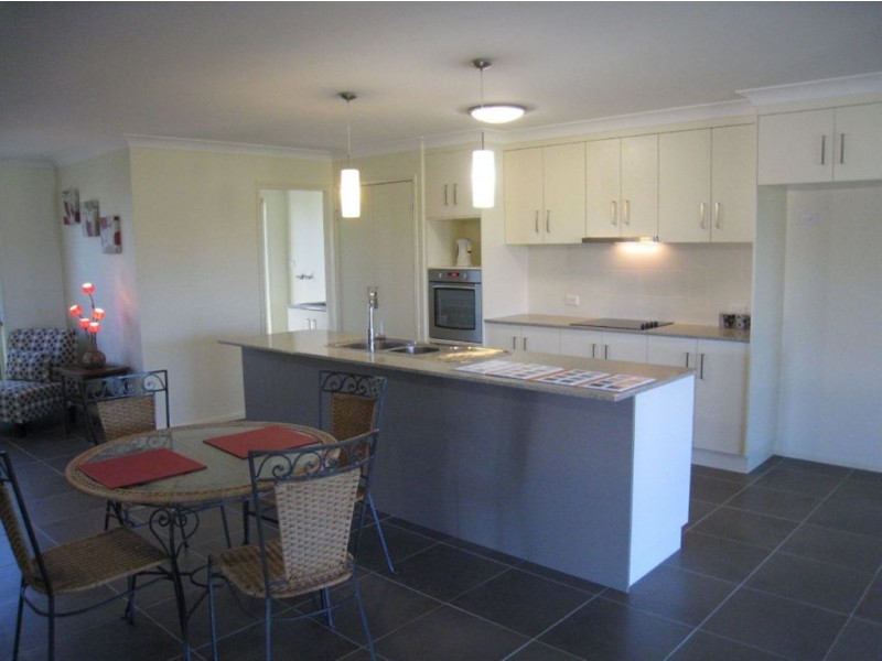 4 Floribunda Ave, Warwick QLD 4370