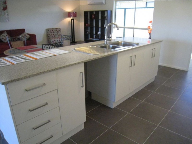 4 Floribunda Ave, Warwick QLD 4370