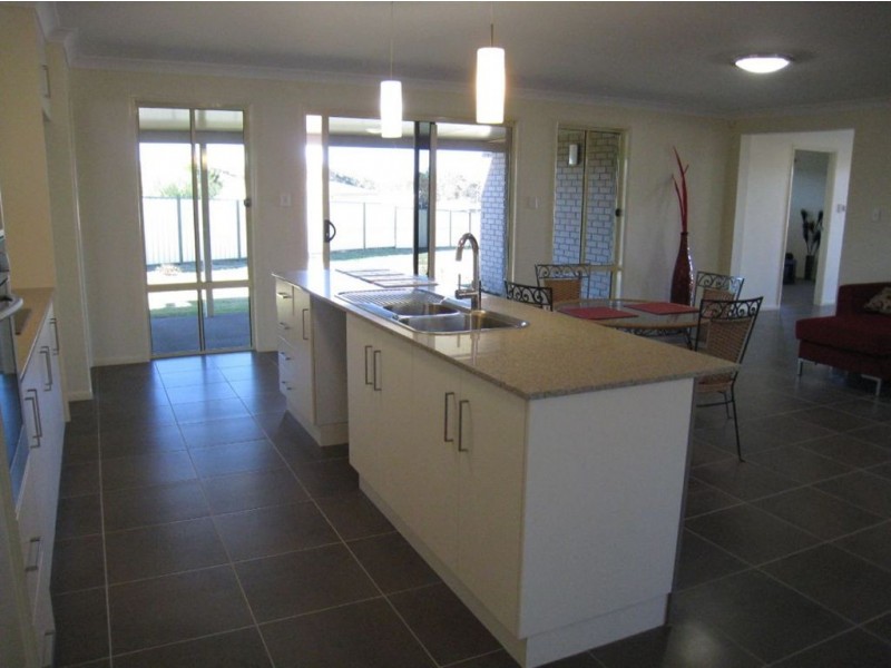 4 Floribunda Ave, Warwick QLD 4370