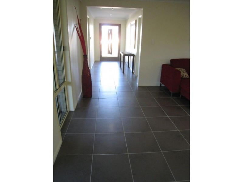 4 Floribunda Ave, Warwick QLD 4370