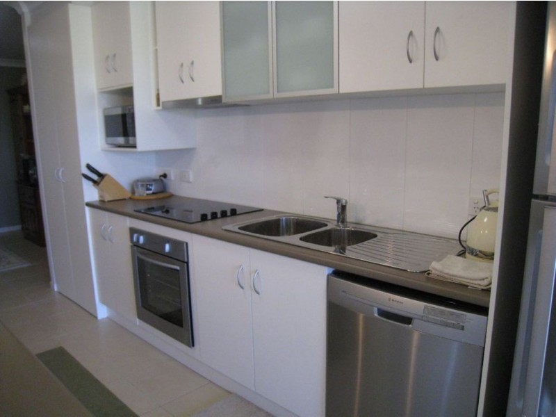 2/11 Hans Borgar Crt, Warwick QLD 4370