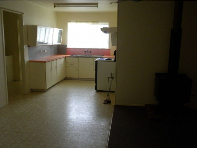 25 Drayton Rd, Allora QLD 4362