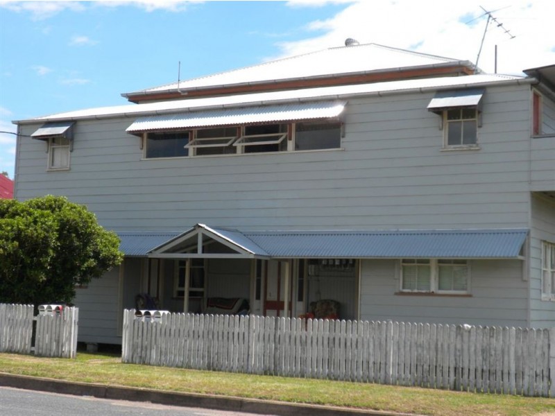 2/17 King St, Warwick QLD 4370