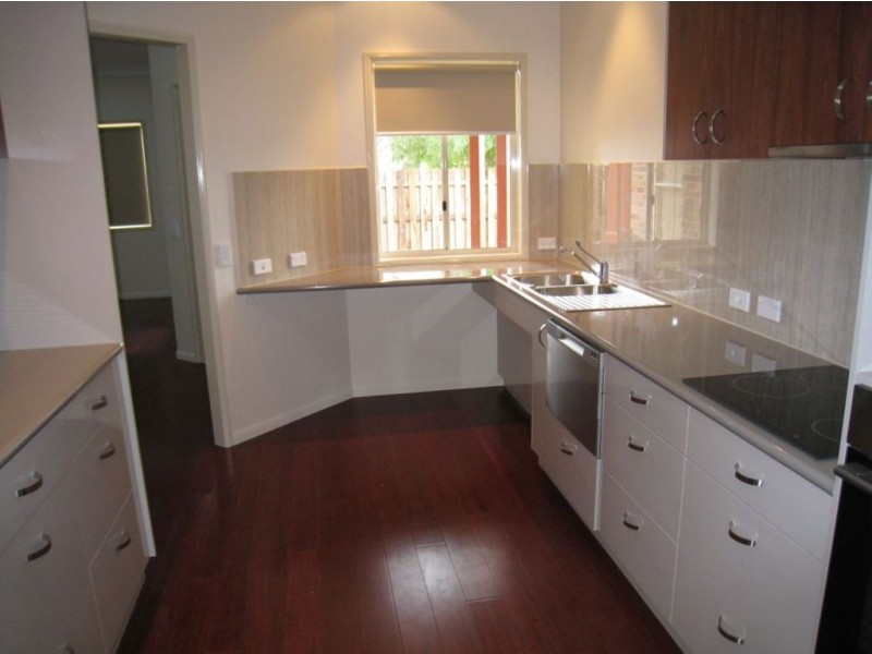 2/89 Guy St, Warwick QLD 4370