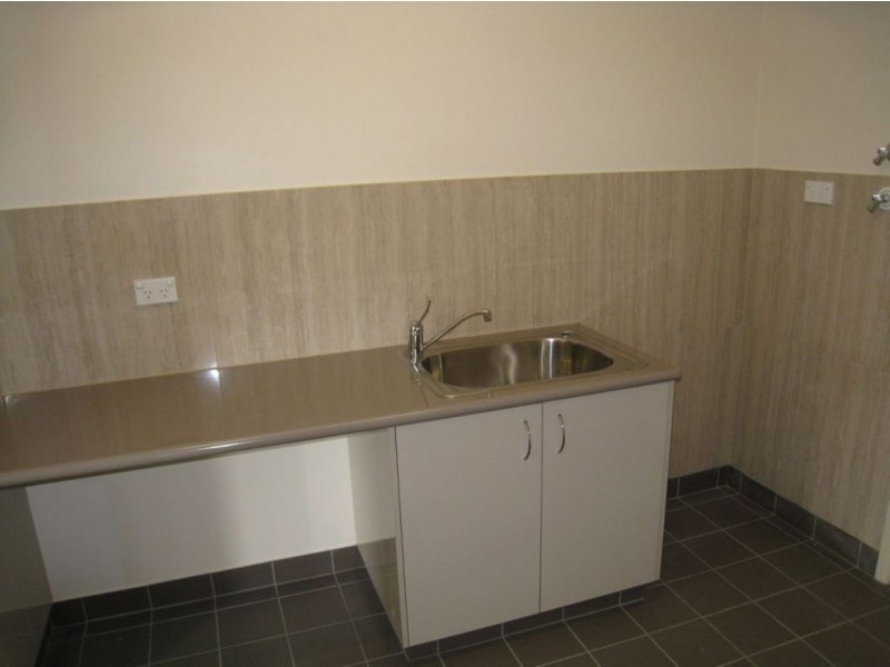 2/89 Guy St, Warwick QLD 4370