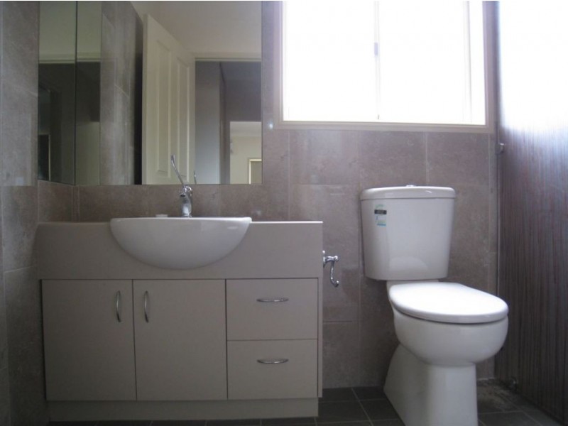 2/89 Guy St, Warwick QLD 4370