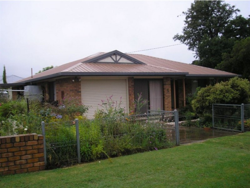 17 Locke St, Warwick QLD 4370