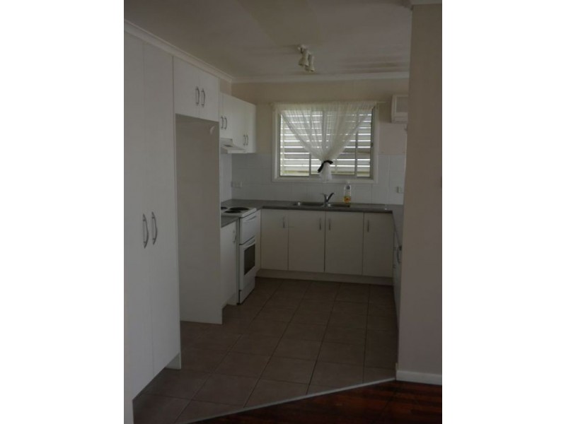 8 Rowland St, Warwick QLD 4370