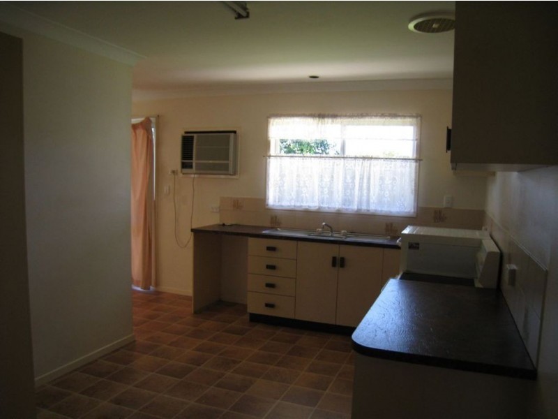 34 Wallace St, Warwick QLD 4370