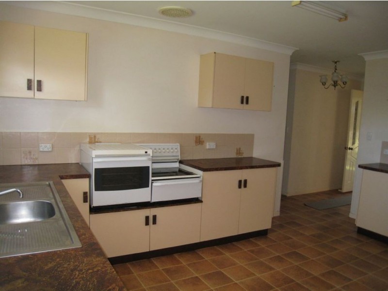 34 Wallace St, Warwick QLD 4370