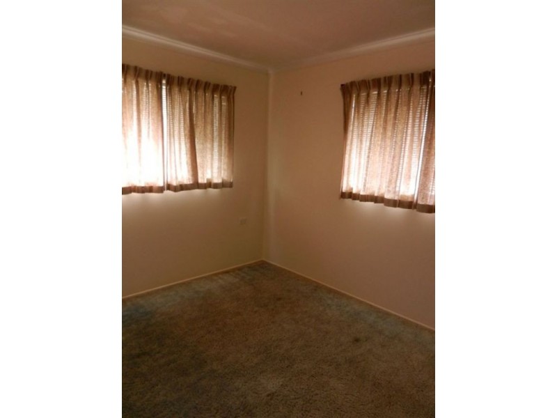 8 Redgwell St, Warwick QLD 4370