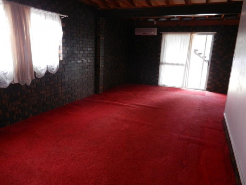 8 Redgwell St, Warwick QLD 4370