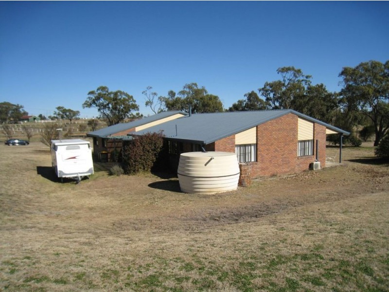 55 Robinsons Rd, Warwick QLD 4370