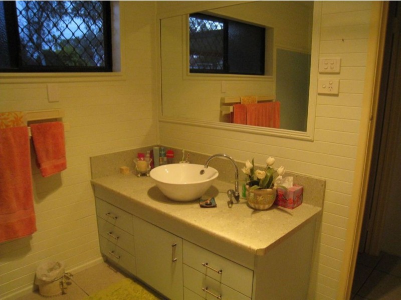 13 Ellwood Ave, Warwick QLD 4370