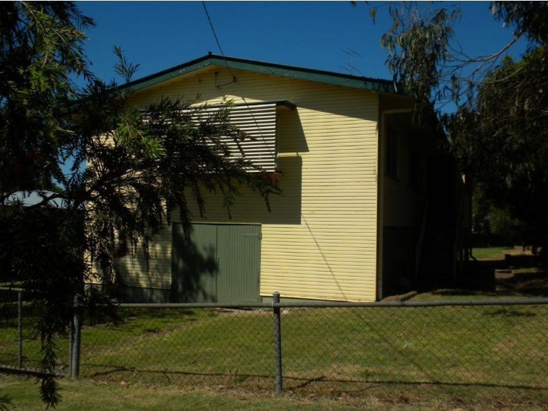 14 Clowes Cr, Warwick QLD 4370