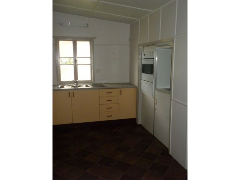 226 Wood St, Warwick QLD 4370