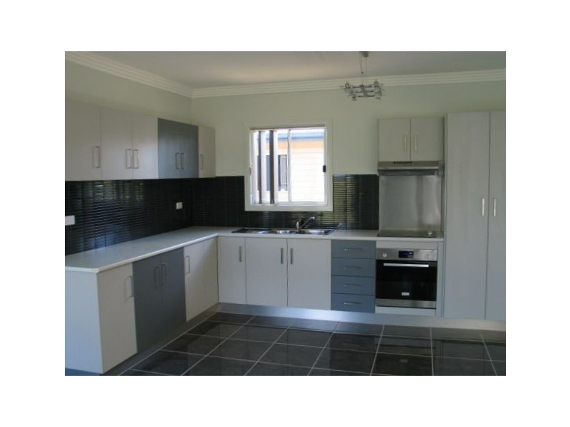 256 East St, Warwick QLD 4370