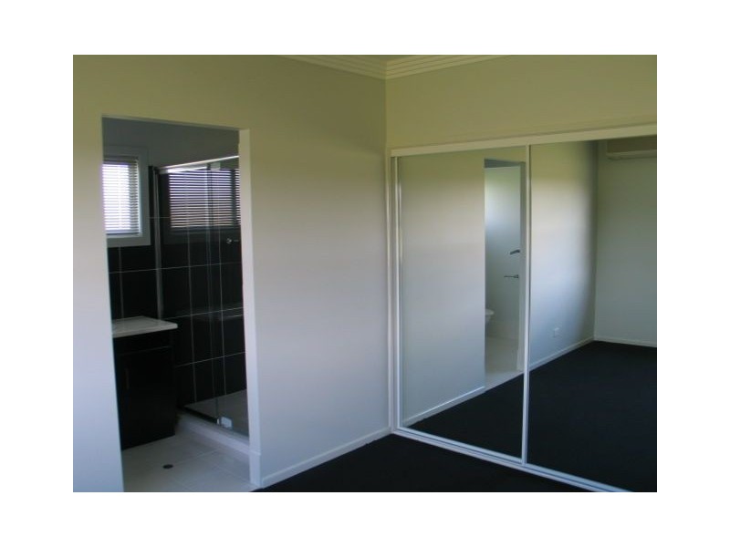 256 East St, Warwick QLD 4370