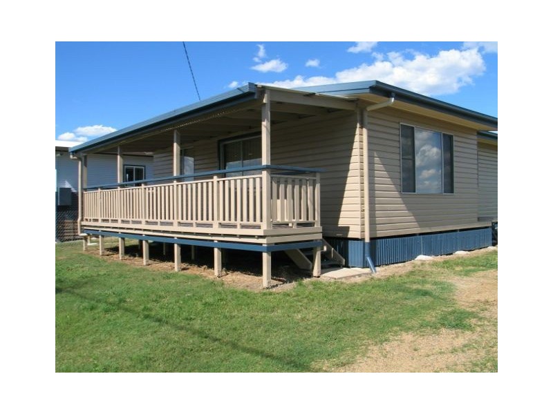 258 East St, Warwick QLD 4370
