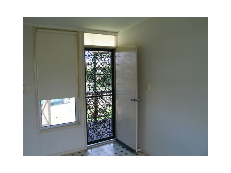 40 Vanneck St, Yangan QLD 4371