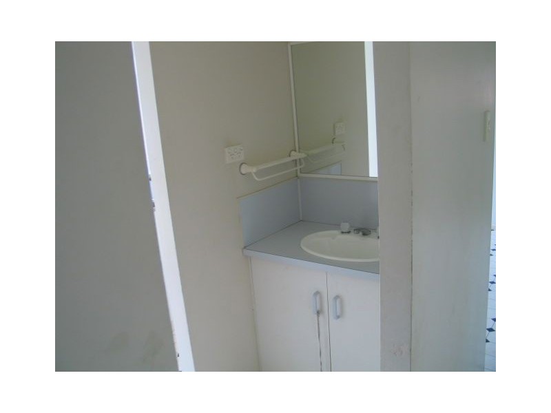 40 Vanneck St, Yangan QLD 4371