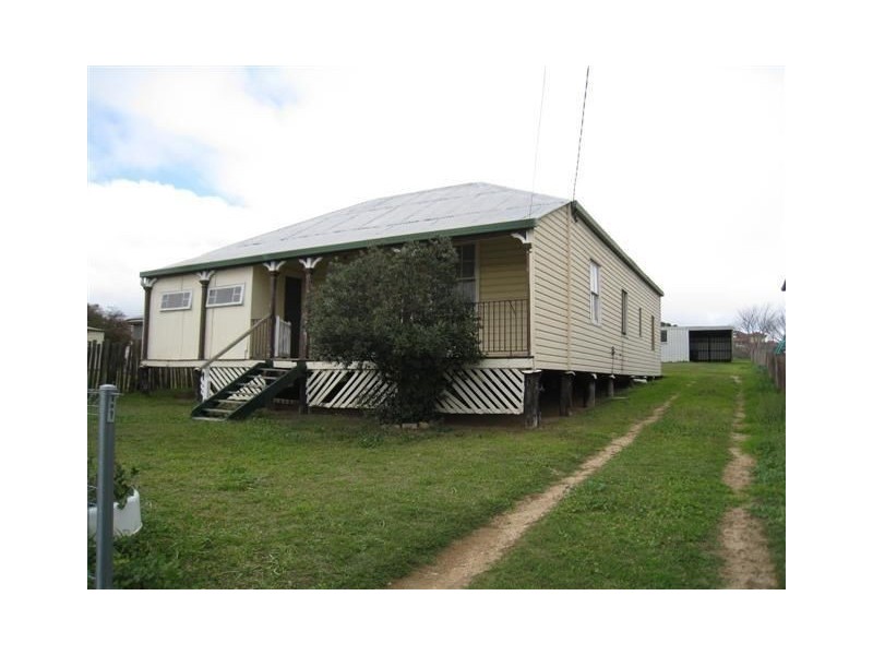 176 Grafton St, Warwick QLD 4370