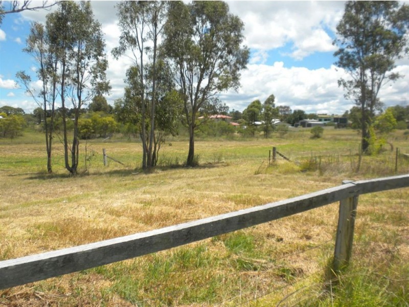 19 Tyrell St, Warwick QLD 4370