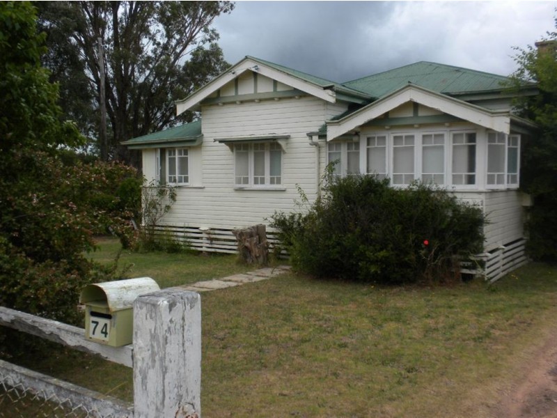 74 Canning St, Warwick QLD 4370