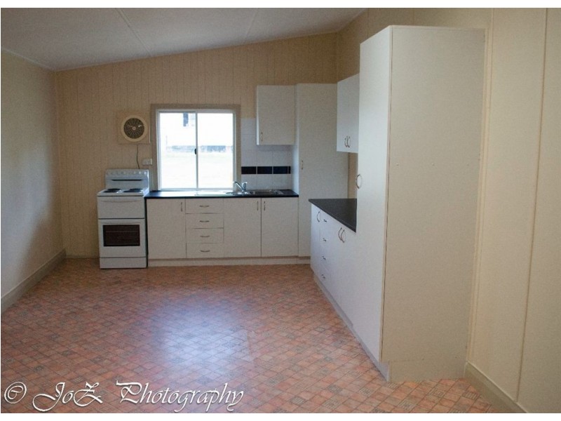 116 Wallace St, Warwick QLD 4370