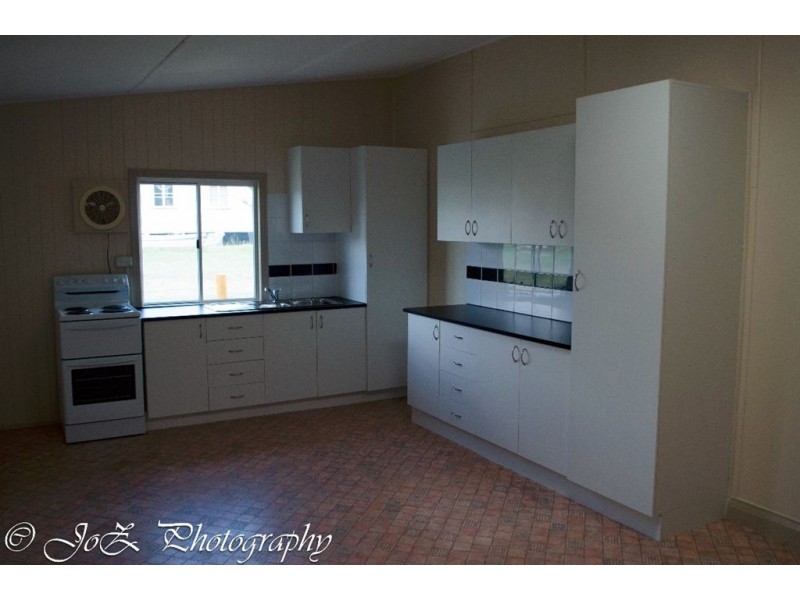 116 Wallace St, Warwick QLD 4370