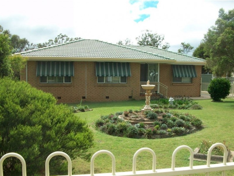 16 Quinn St, Warwick QLD 4370