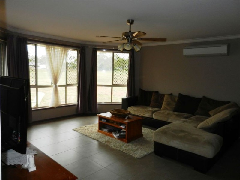9 Leslie Lane, Hendon QLD 4362